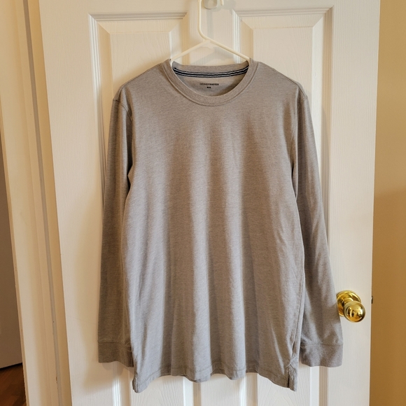5/$20 Grey long sleeve crewneck Denver Hayes cotton tee shirt top medium - Picture 1 of 5